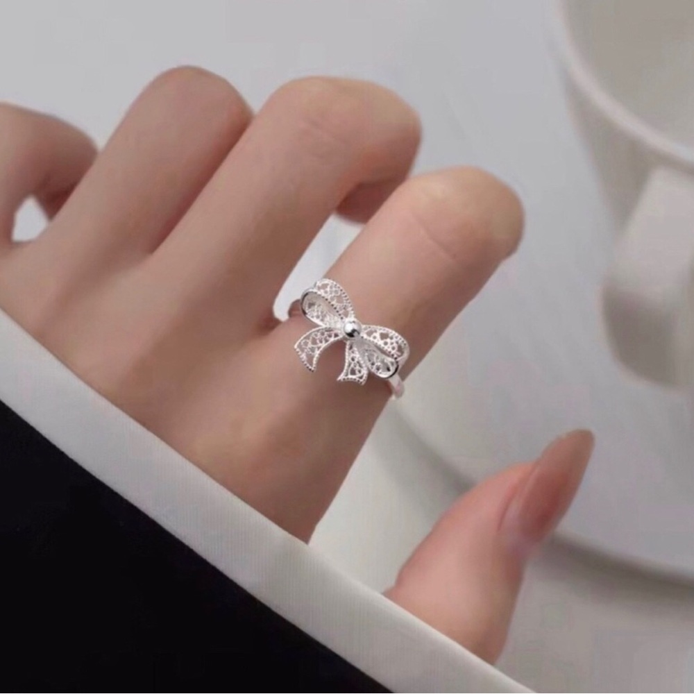 Elegant Sterling Silver Bow Ring